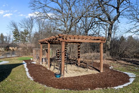 Tiny photo for 431 Maplewood Drive, Barrington, IL 60010 (MLS # 12629644)