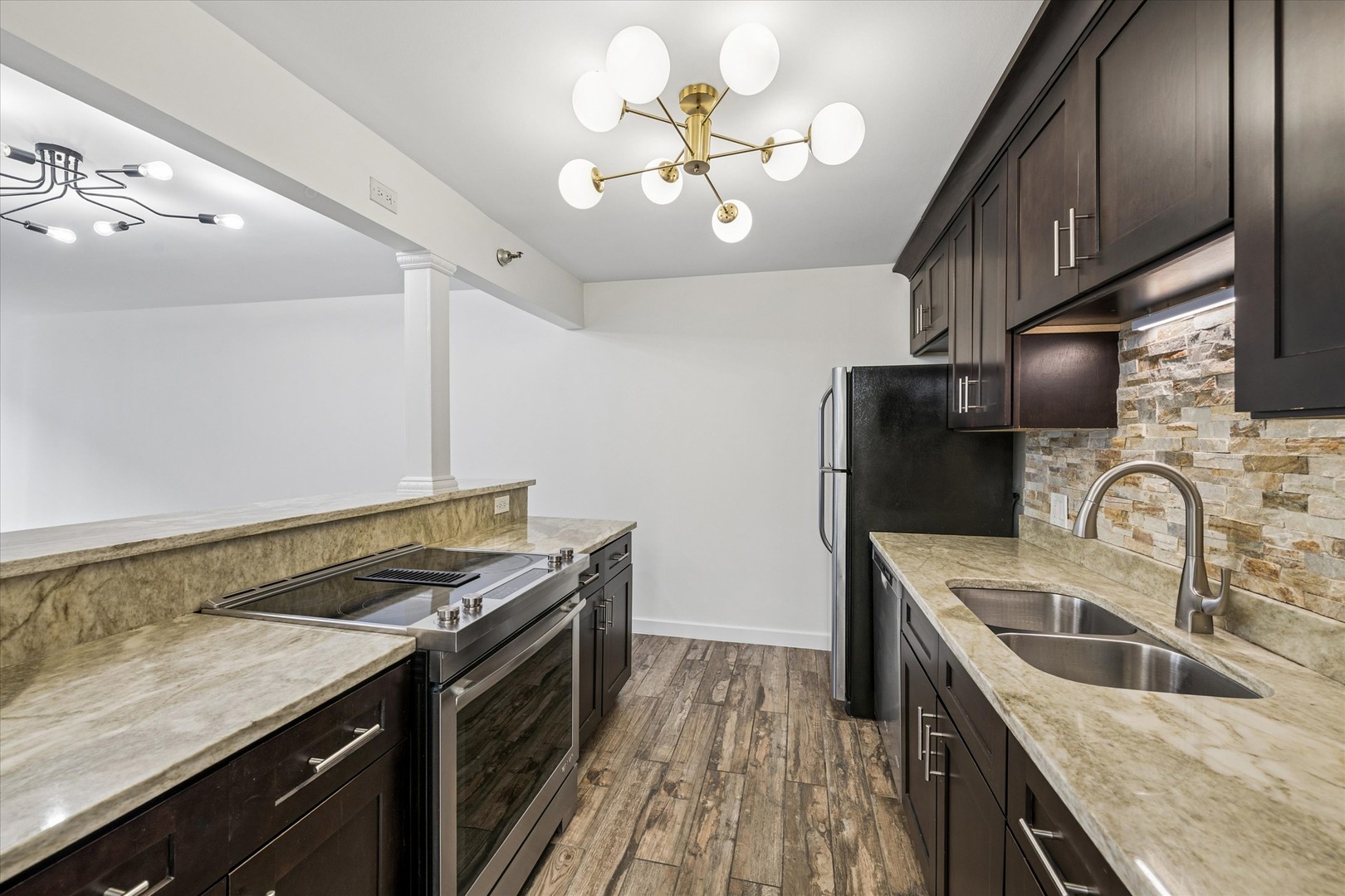200 N Dearborn Street 1007