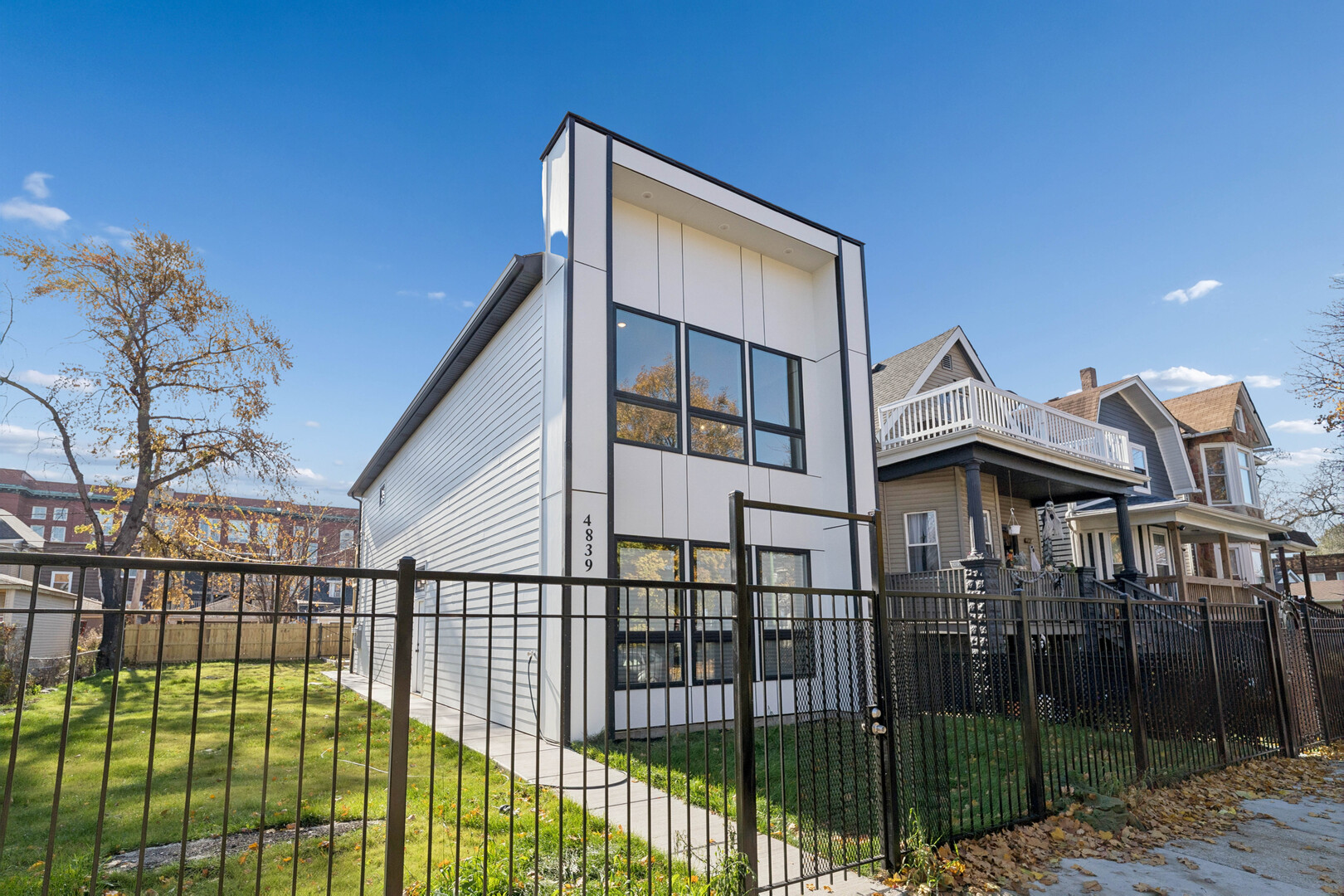 4839 W Huron Street 1