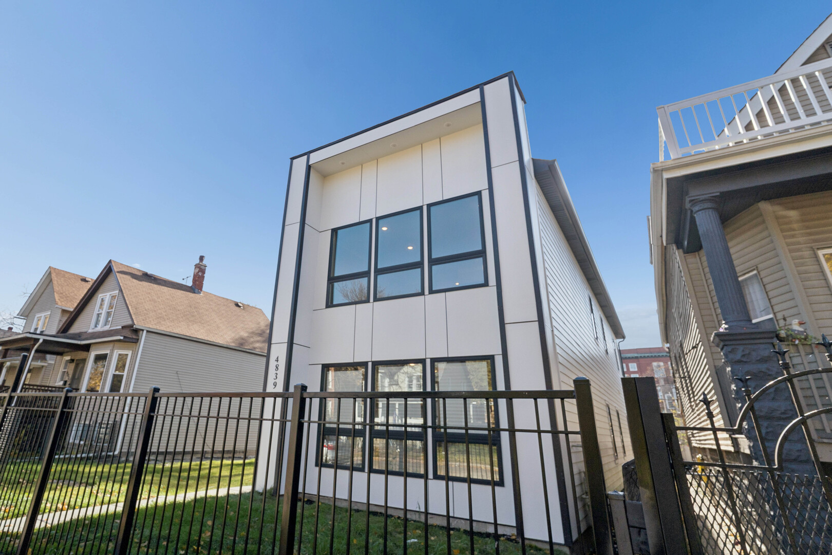 4839 W Huron Street 1