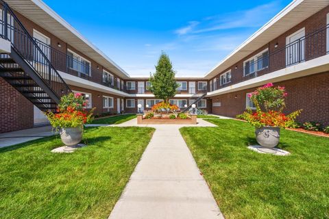 7834 95th Street 2A Hickory Hills IL 60457