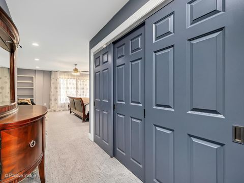 Tiny photo for 1401 Burr Oak Road #114B, Hinsdale, IL 60521 (MLS # 12338288)