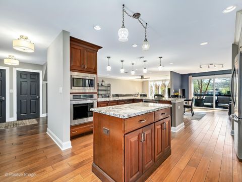 Tiny photo for 1401 Burr Oak Road #114B, Hinsdale, IL 60521 (MLS # 12338288)