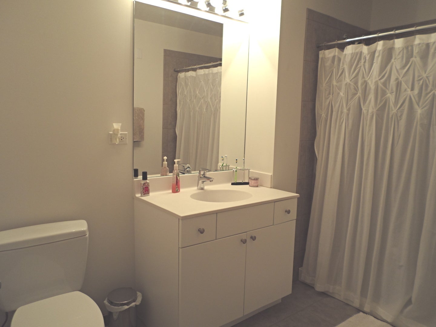 235 W Van Buren Street 4007
