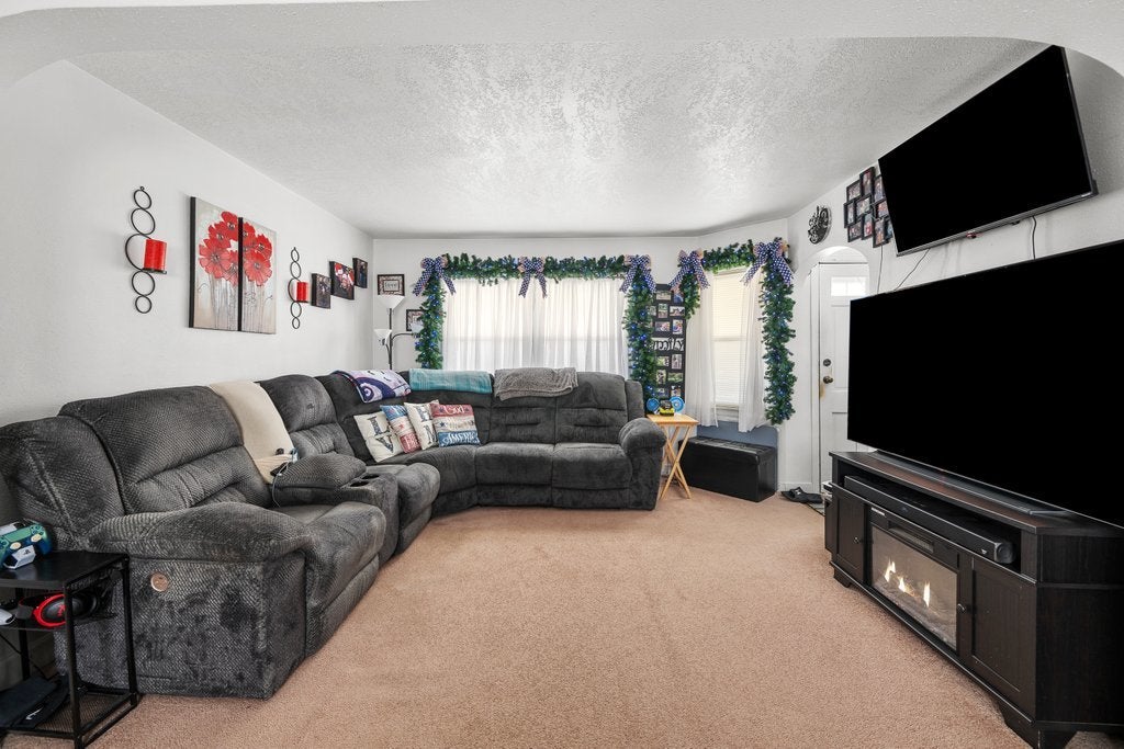 520 9TH Avenue W