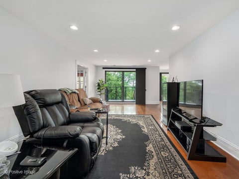 Tiny photo for 453 RAINTREE Drive #4C, Glen Ellyn, IL 60137 (MLS # 12703782)
