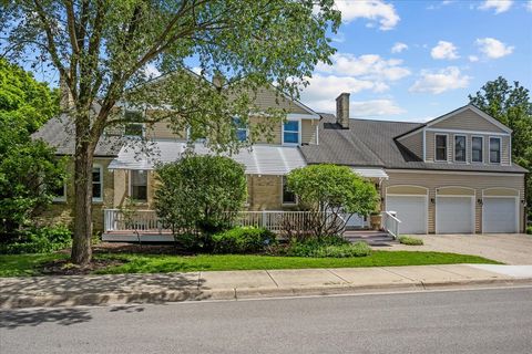 Photo of 146 Towers Keep, Highland Park, IL 60035 (MLS # 12684495)