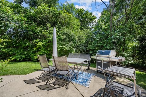 Tiny photo for 146 Towers Keep, Highland Park, IL 60035 (MLS # 12684495)