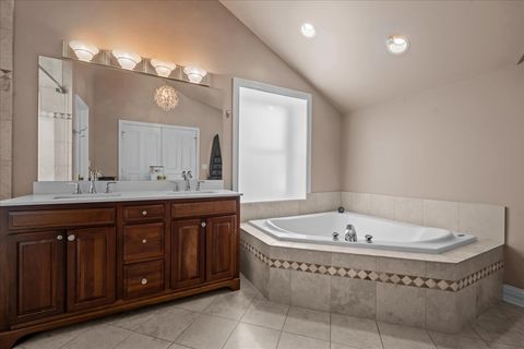 Tiny photo for 146 Towers Keep, Highland Park, IL 60035 (MLS # 12684495)