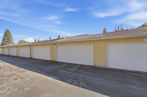 Tiny photo for 4610 Warren Street #4, Davenport, IA 52806 (MLS # 12790990)