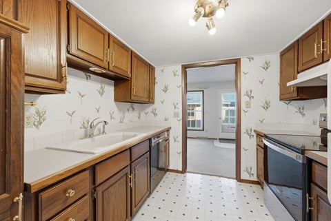 Tiny photo for 4610 Warren Street #4, Davenport, IA 52806 (MLS # 12790990)