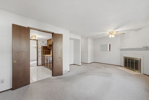 Tiny photo for 4610 Warren Street #4, Davenport, IA 52806 (MLS # 12790990)