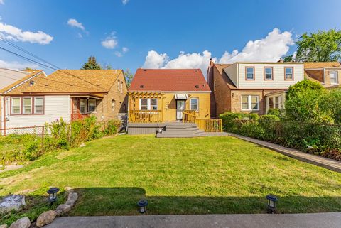 Tiny photo for 9114 S Luella Avenue, Chicago, IL 60617 (MLS # 12515302)
