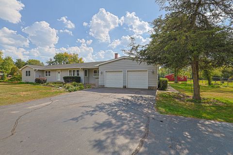 Photo of 921 Guerin Road, Libertyville, IL 60048 (MLS # 12488811)