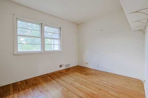 Tiny photo for 921 Guerin Road, Libertyville, IL 60048 (MLS # 12488811)