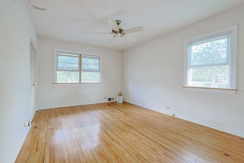 Tiny photo for 921 Guerin Road, Libertyville, IL 60048 (MLS # 12488811)