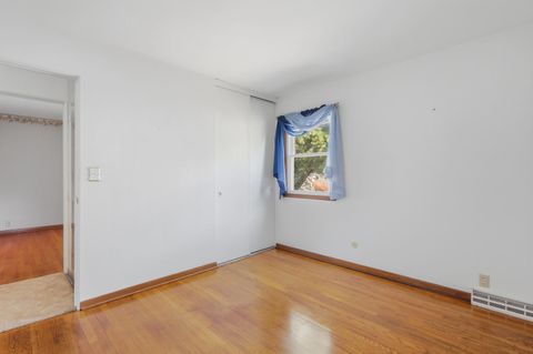 Tiny photo for 1964 N Oak Street, Bettendorf, IA 52722 (MLS # 12669682)