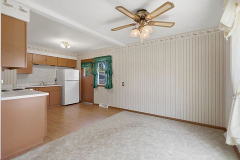 Tiny photo for 1964 N Oak Street, Bettendorf, IA 52722 (MLS # 12669682)