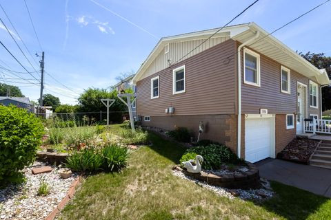 Tiny photo for 1964 N Oak Street, Bettendorf, IA 52722 (MLS # 12669682)