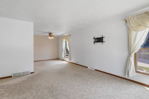 Tiny photo for 1964 N Oak Street, Bettendorf, IA 52722 (MLS # 12669682)