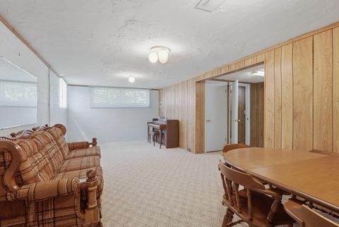 Tiny photo for 1964 N Oak Street, Bettendorf, IA 52722 (MLS # 12669682)