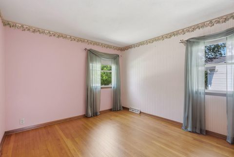 Tiny photo for 1964 N Oak Street, Bettendorf, IA 52722 (MLS # 12669682)