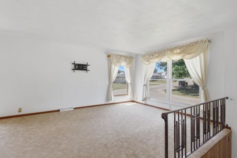 Tiny photo for 1964 N Oak Street, Bettendorf, IA 52722 (MLS # 12669682)