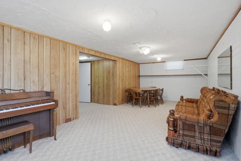 Tiny photo for 1964 N Oak Street, Bettendorf, IA 52722 (MLS # 12669682)