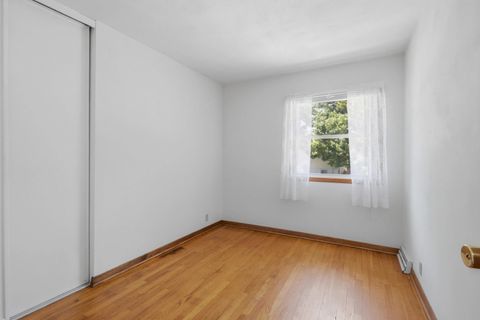 Tiny photo for 1964 N Oak Street, Bettendorf, IA 52722 (MLS # 12669682)
