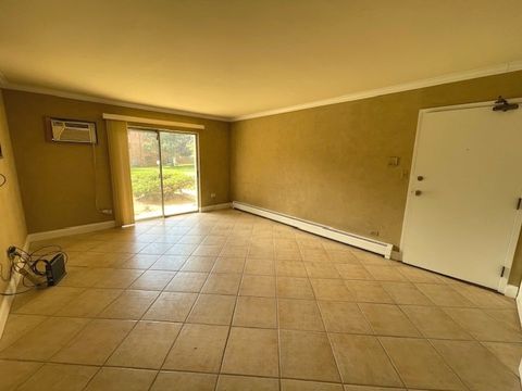 Tiny photo for 222 Shorewood Drive #GD, Glendale Heights, IL 60139 (MLS # 12456714)