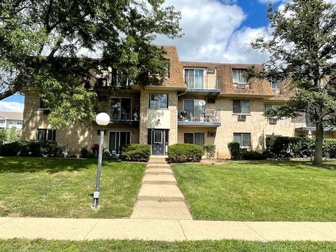 Photo of 222 Shorewood Drive #GD, Glendale Heights, IL 60139 (MLS # 12456714)