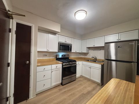 Tiny photo for 9546 Dee Road #1F, Des Plaines, IL 60016 (MLS # 12557618)