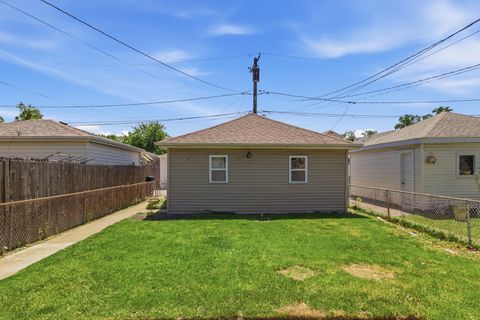 Tiny photo for 4829 W Strong Street, Chicago, IL 60630 (MLS # 12654513)