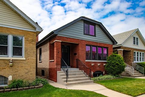 Tiny photo for 4829 W Strong Street, Chicago, IL 60630 (MLS # 12654513)
