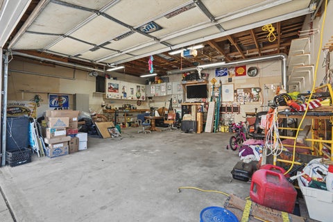 Tiny photo for 1021 Oneida Avenue, Davenport, IA 52803 (MLS # 12688243)