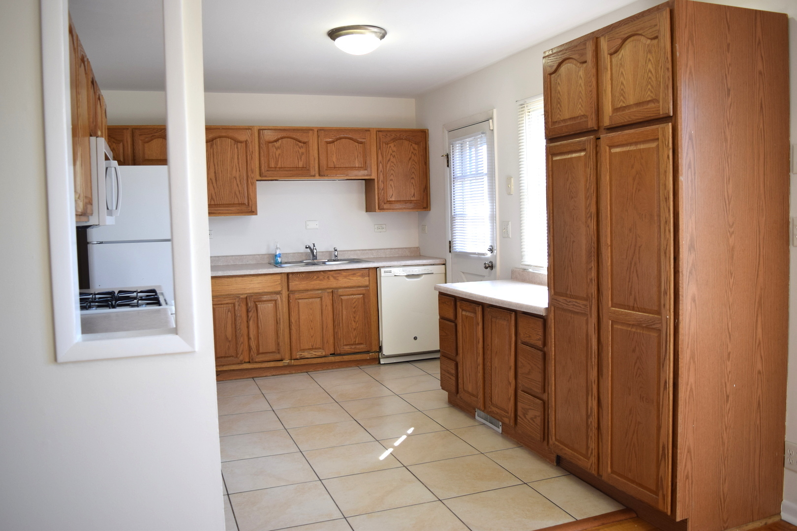 7040 Meadowbrook Lane