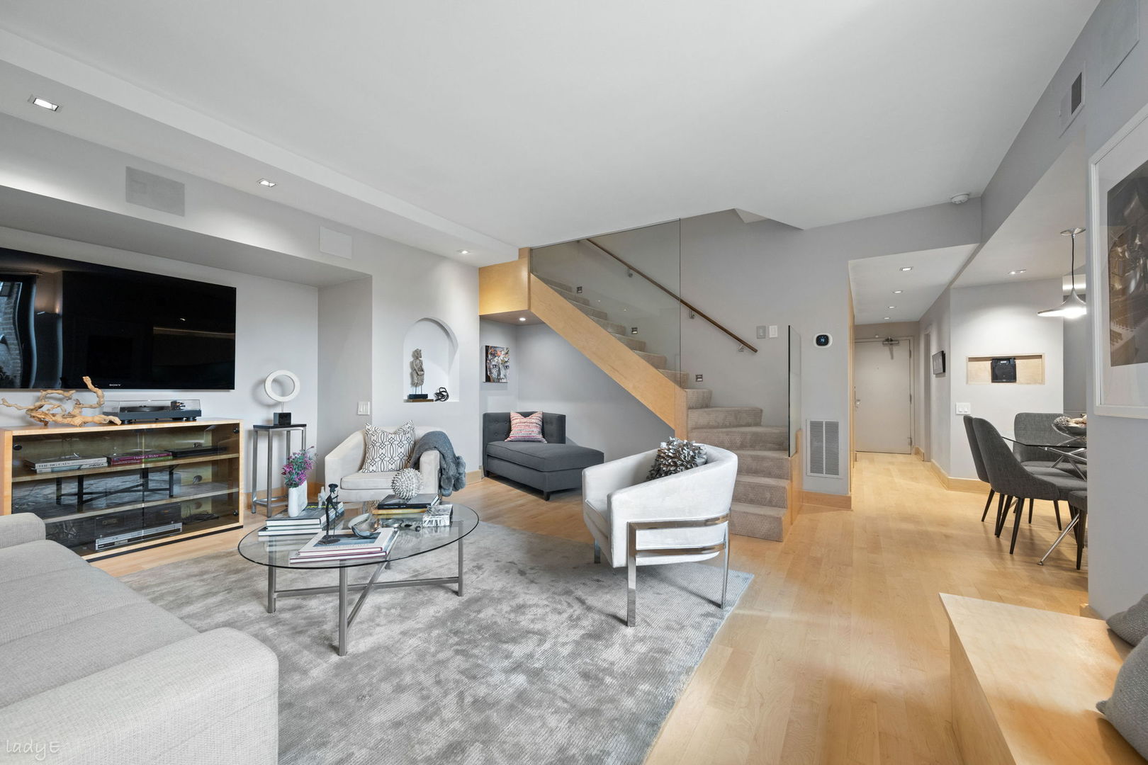 2100 N Lincoln Park West 3ES