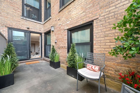 Tiny photo for 2100 N Lincoln Park West PARK #3ES, Chicago, IL 60614 (MLS # 12763470)
