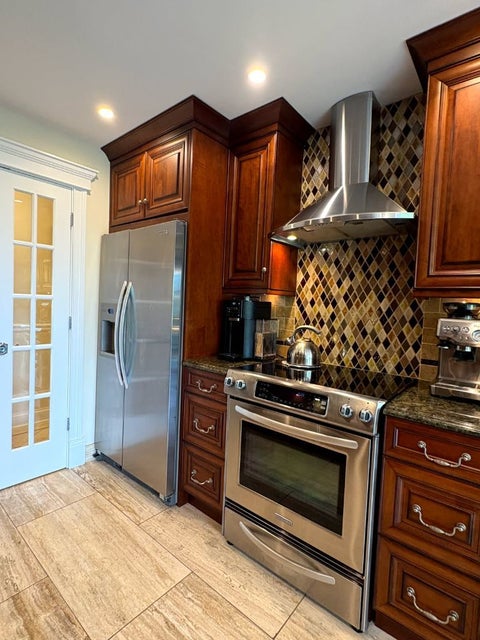 Tiny photo for 9530 N Lamon Avenue #402, Skokie, IL 60077 (MLS # 12689835)