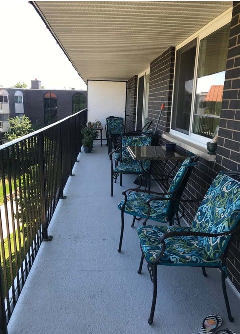Tiny photo for 9530 N Lamon Avenue #402, Skokie, IL 60077 (MLS # 12689835)