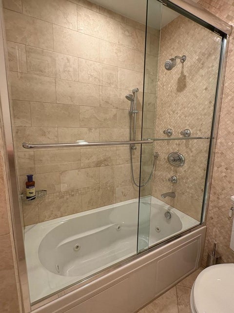 Tiny photo for 9530 N Lamon Avenue #402, Skokie, IL 60077 (MLS # 12689835)