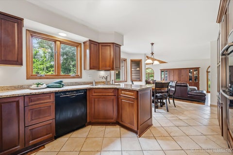 Tiny photo for 40W815 S Bridle Creek Drive, St. Charles, IL 60175 (MLS # 12748754)