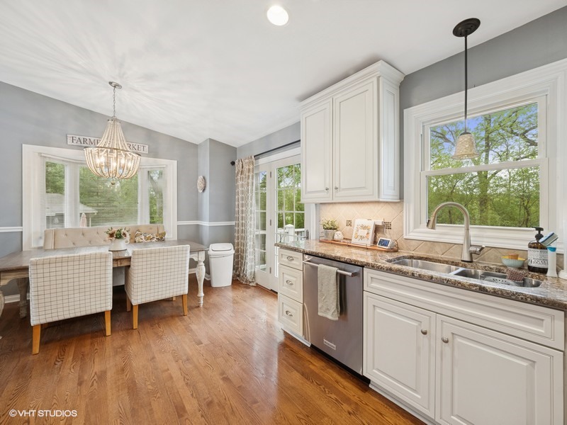 1811 MAPLEWOOD Court