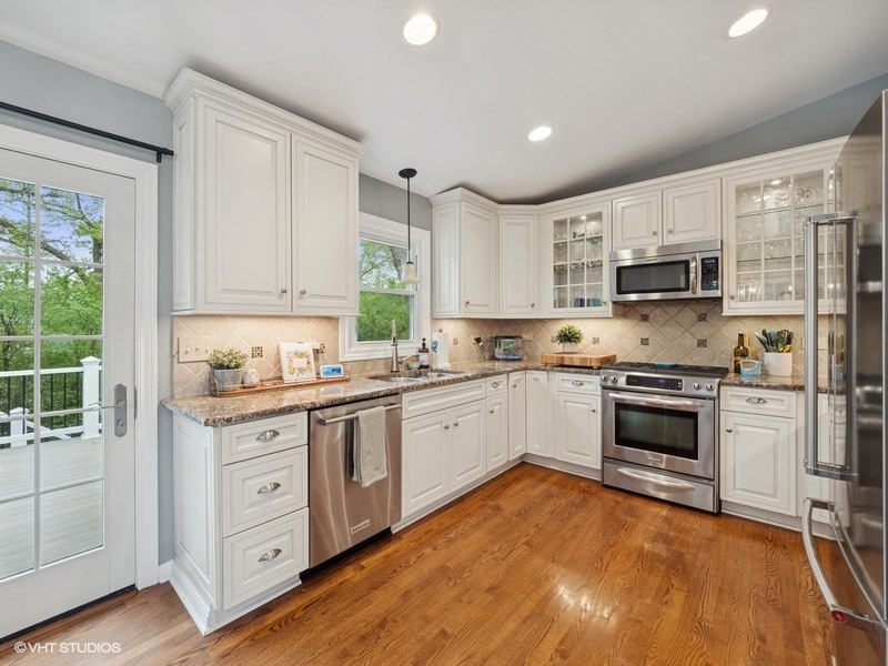 1811 MAPLEWOOD Court