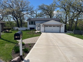 1811 MAPLEWOOD Court