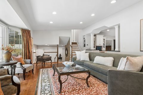 Tiny photo for 1019 E Waverly Drive, Arlington Heights, IL 60004 (MLS # 12662557)