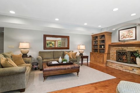 Tiny photo for 1019 E Waverly Drive, Arlington Heights, IL 60004 (MLS # 12662557)