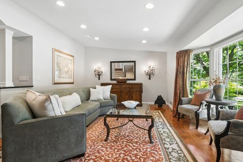 Tiny photo for 1019 E Waverly Drive, Arlington Heights, IL 60004 (MLS # 12662557)