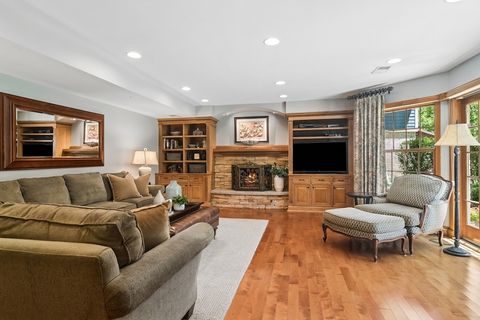 Tiny photo for 1019 E Waverly Drive, Arlington Heights, IL 60004 (MLS # 12662557)