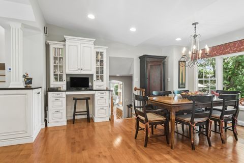 Tiny photo for 1019 E Waverly Drive, Arlington Heights, IL 60004 (MLS # 12662557)